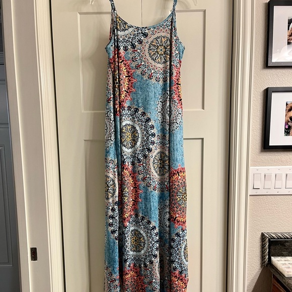 EUC Medallion Print Spaghetti Strap Knit Maxi Dress - Picture 6 of 9